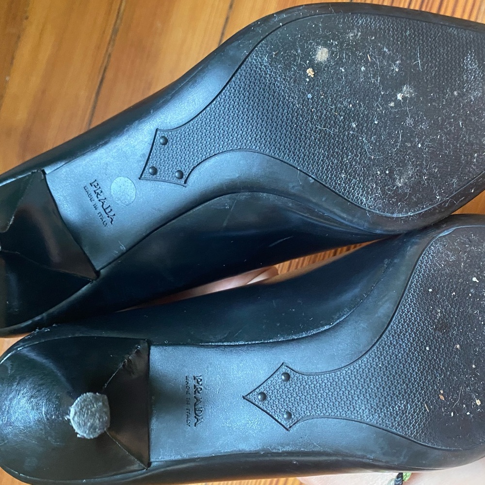 Y2K Vintage Prada pointed toe black leather pumps
Heels - Picture 8 of 12